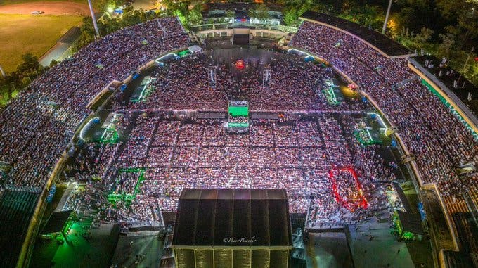 El Alfa logra llenar Estadio Olímpico con más de 50 mil seguidores