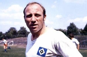 Fallece Uwe Seeler, leyenda del fútbol alemán y emblema del Hamburgo