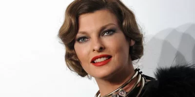 Linda Evangelista alcanza un acuerdo con la empresa cosmética que la dejó «permanentemente deformada»