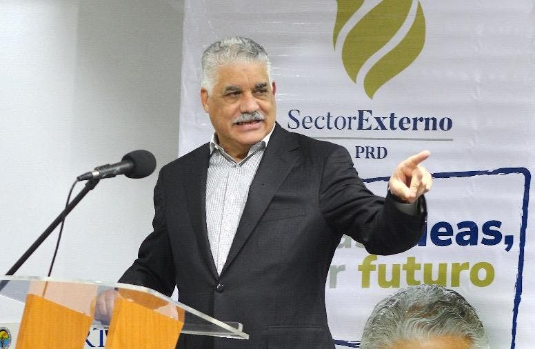 Miguel Vargas pide dejar sin efecto aumento a tarifa eléctrica