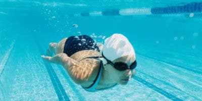 Por qué la natación es tan buena para cuidar el cerebro