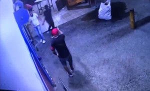 Delincuentes disparan a quemarropa a comerciante en Villa Mella