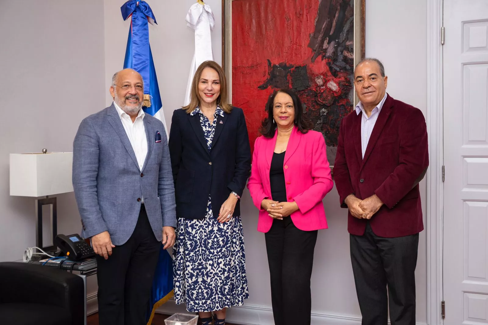 Unión de Escritores Dominicanos se reúne con ministra de Cultura