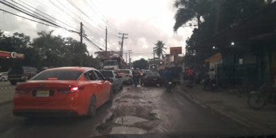 El tránsito empeora en carretera San Felipe de VM