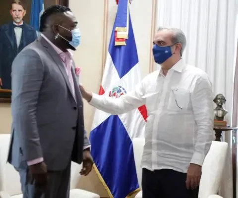 Presidente Abinader felicita a David Ortiz por ingreso a Cooperstown