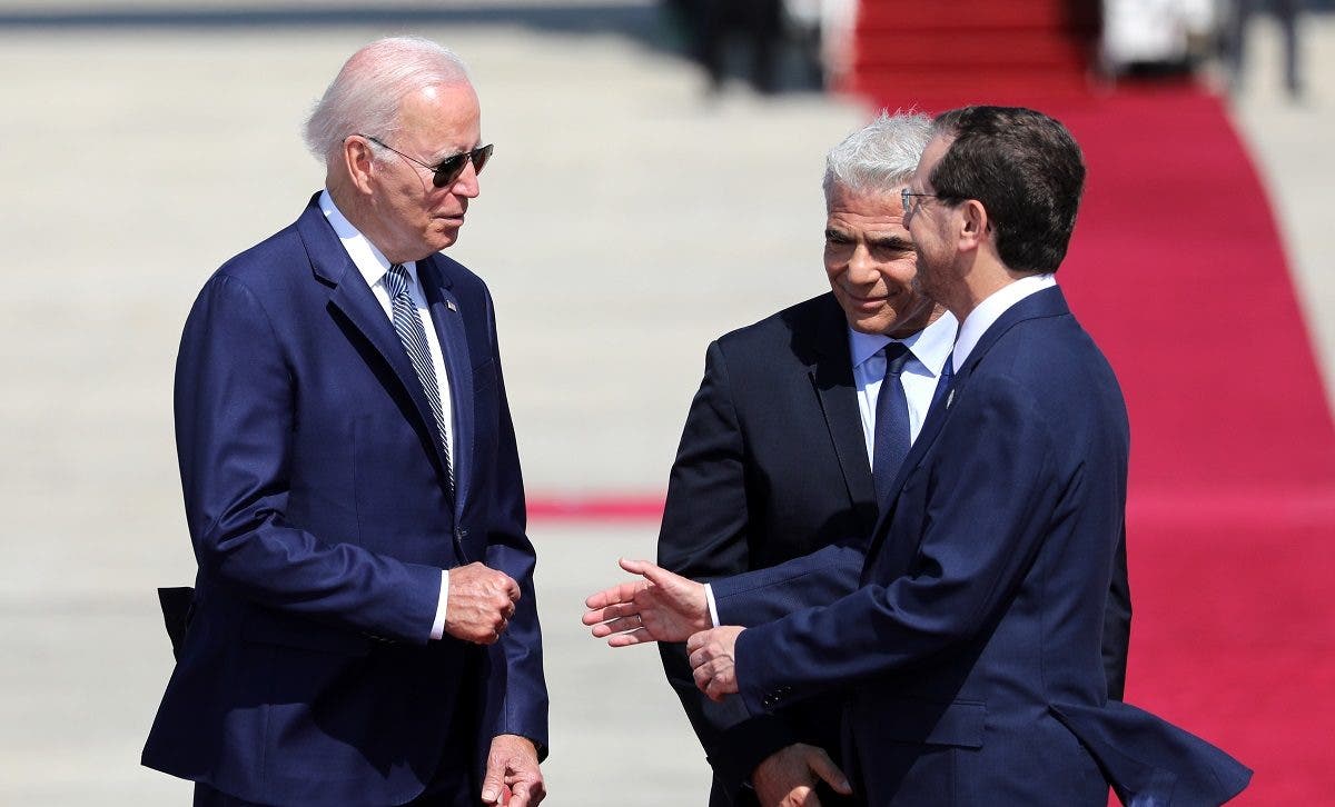 Biden no estrechará la mano de otros líderes durante su gira a Oriente Medio