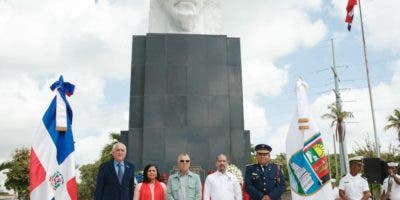 Ayuntamiento SDE y entidades Patrióticas conmemoran 184 años de La Trinitaria
