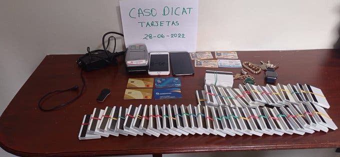 Policía desarticula banda con 464 tarjetas de programas sociales