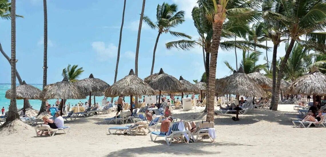Al menos 40 mil turistas dejaron de viajar a República Dominicana por el huracán Fiona