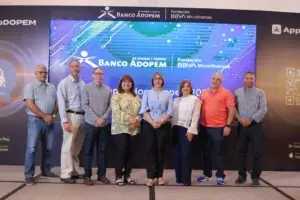 Banco Adopem premia la excelencia laboral