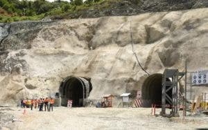 Dos mineros permanecen atrapados en Mina Maimón