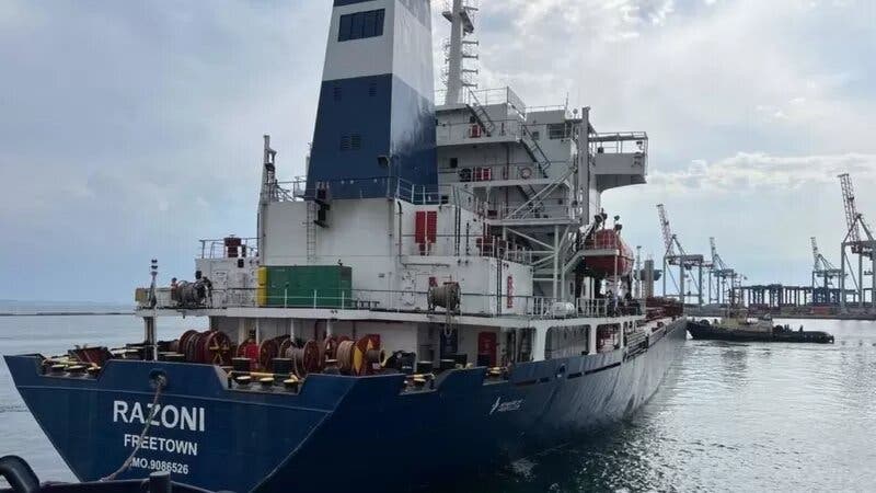 Sale de Ucrania el primer buque con granos tras la firma del acuerdo con Rusia