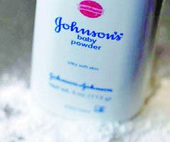 Johnson & Johnson saca  talco del mercado