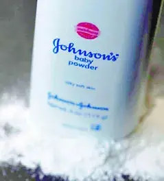 Johnson & Johnson suspende la venta de sus polvos de talco en todo el mundo