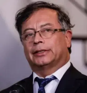 Gustavo Petro habla de acercamiento con Venezuela