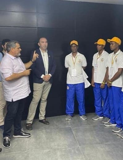 Equipo  de  Colombia visita academias país