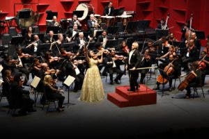 Violín  Aisha se siente en temporada sinfónica