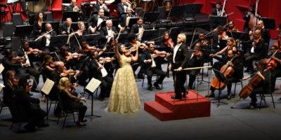Violín  Aisha se siente en temporada sinfónica