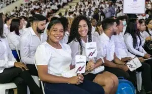 Diez mil recibirán becas universitarias