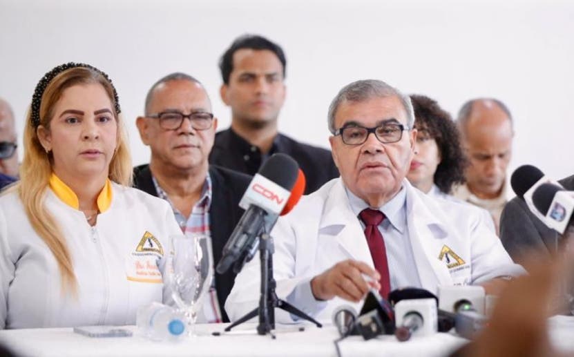 Colegio Médico anuncia tregua de una semana en lucha por mejoras