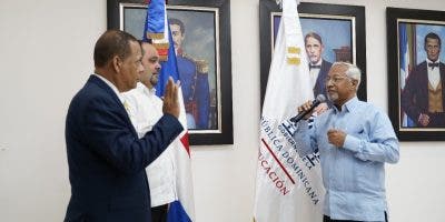 Ángel Hernández presenta al Consejo Nacional de Educación su plan de gestión a favor del aprendizaje