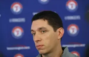 Rangers despiden a su presidente de operaciones de béisbol, Jon Daniels