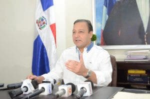 Abel Martínez llama al presidente Abinader a tomar medidas sobre presencia ilegal de haitianos