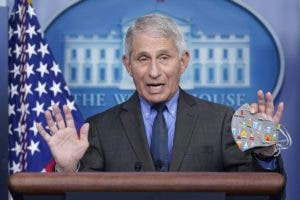 El doctor Anthony Fauci, cara de la pandemia en EEUU dejará el cargo en diciembre