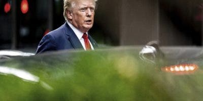 Trump pide se revele la orden de allanamiento a su mansión en Mar-a-Lago