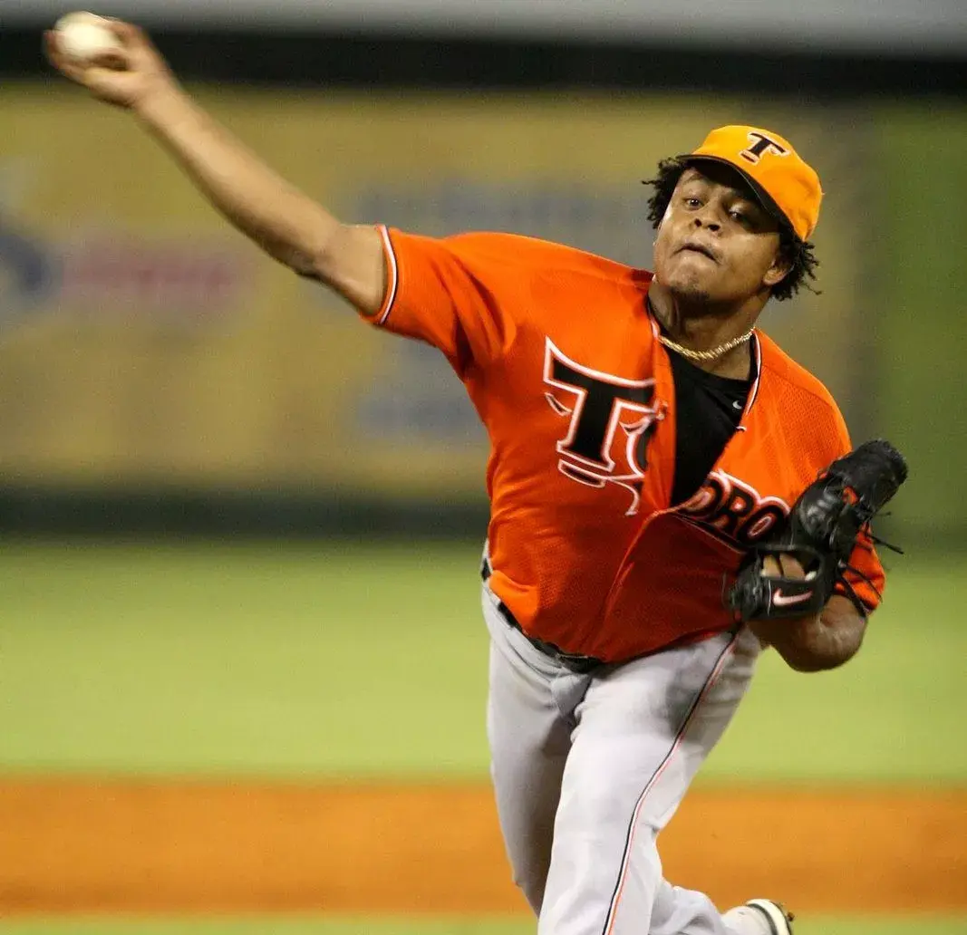 Toros del Este dejan en libertad a Edinson Vólquez y a 10 jugadores más