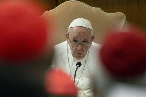 El papa reúne a los cardenales para reflexionar sobre el futuro de la Iglesia