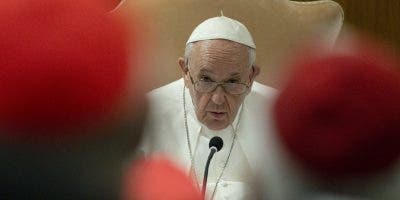 El papa reúne a los cardenales para reflexionar sobre el futuro de la Iglesia