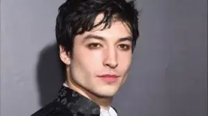 Ezra Miller se somete a tratamiento de salud