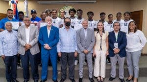 Otorgan becas a la Selección Dominicana de Fútbol que clasificó al Mundial Sub 20