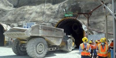 Túnel que es construido para rescatar a los mineros avanza un 75%