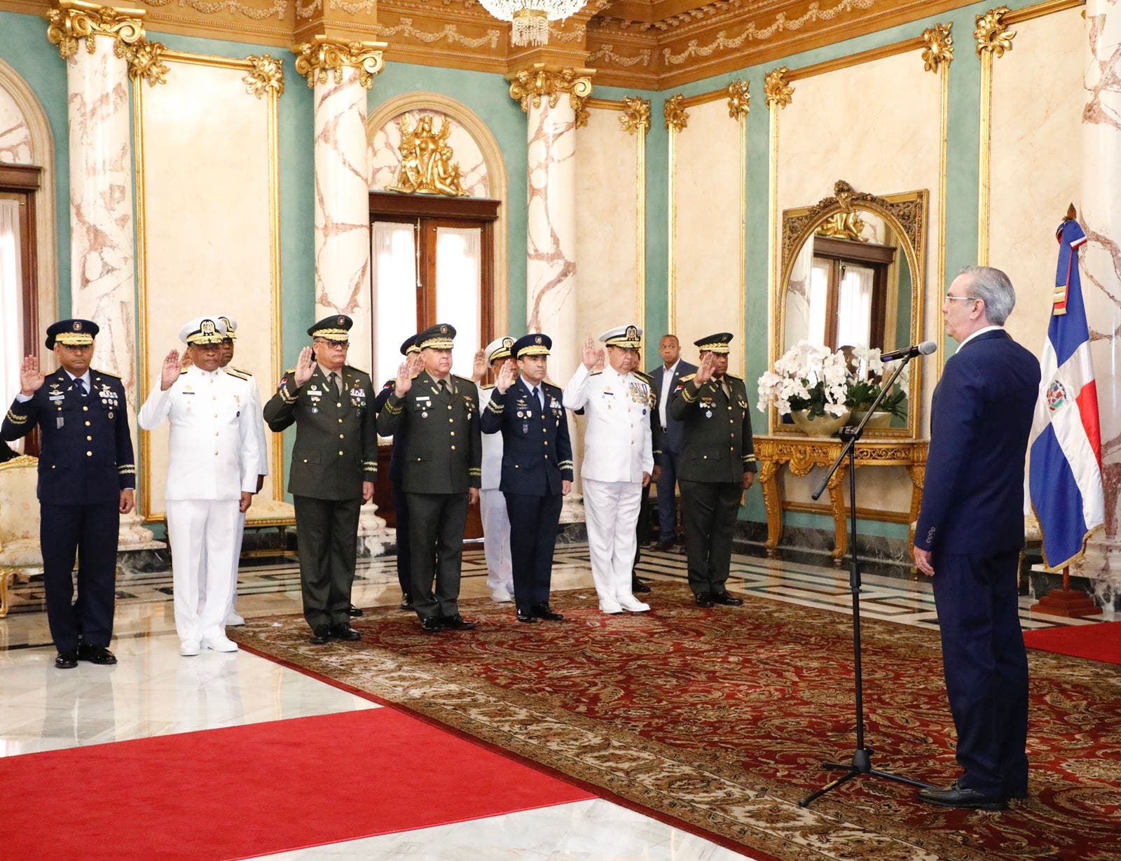 Abinader juramenta nuevos comandantes generales y viceministros de Defensa