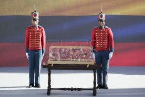 Petro ordena como primer acto de su Gobierno que saquen la espada de Bolívar