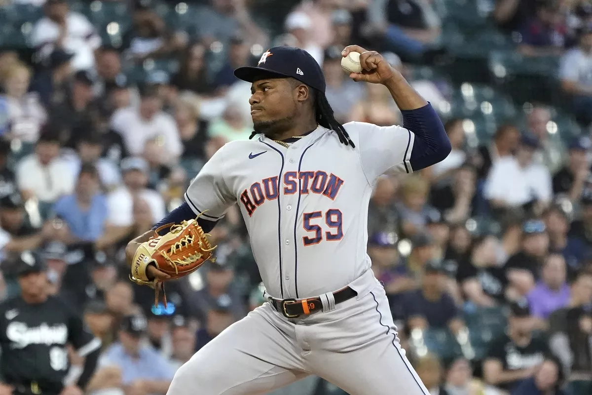 Framber Valdez lanzó siete sólidas entradas y los Astros derrotan 3-2 los Medias Blancas