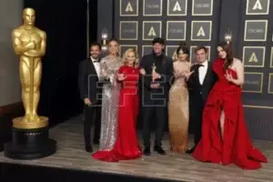 Los Óscar podrían volver a entregar todos los premios durante la gala