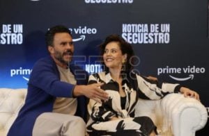 Los actores colombianos Juan Pablo Raba y Cristina Umaña, hablan durante una entrevista con Efe el 1 de agosto de 2022 en Bogotá (Colombia). EFE/Mauricio Dueñas Castañeda