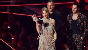 Taylor Swift se impone en unos repartidos MTV VMA con sabor latino