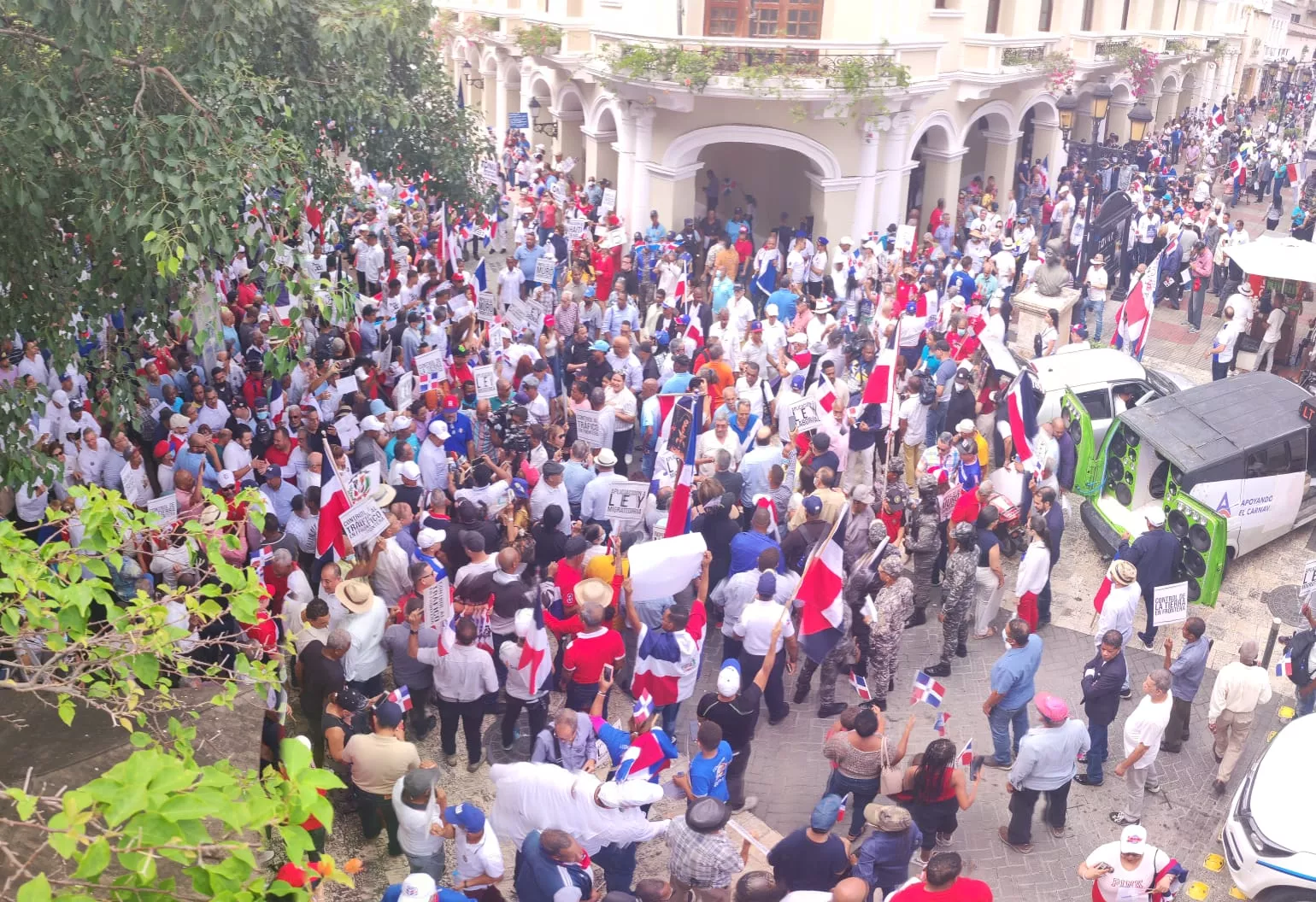 Inicia la Marcha Patriótica; cientos de personas participan