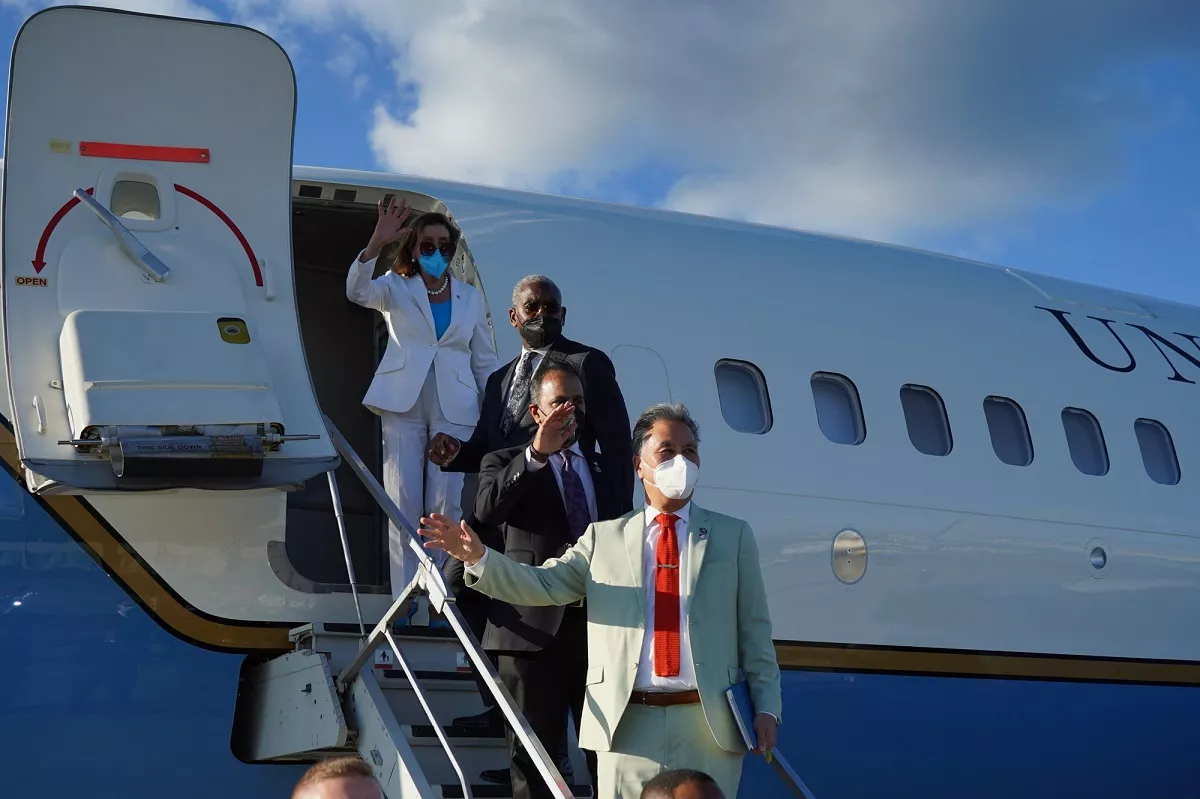 Pelosi llega a Corea del Sur desde Taiwán para seguir con su gira asiática