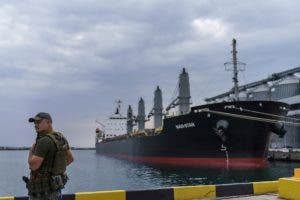 Sale de Ucrania otro barco cargado con 33 mil toneladas de maíz