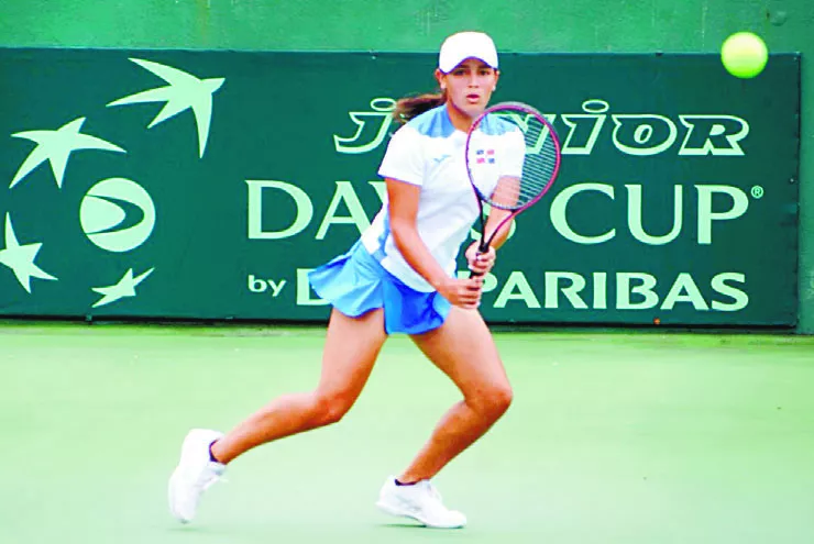 María Gell  procura convertirse en una de las principales raquetas del tenis dominicano.