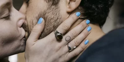 Por qué la generación Z no quiere definirse en sus relaciones