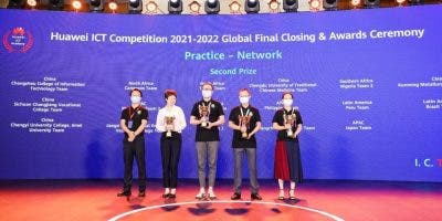 Equipos internacionales ganan la final de la competencia global de TIC