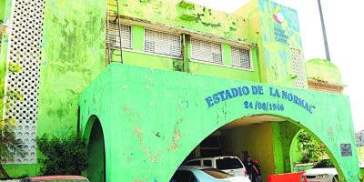 El estadio de La Normal sigue echado al olvido