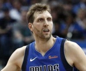 Retiran el número 14 de Dirk Nowitzki