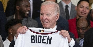 Joe Biden elogia a Bravos por improbable título